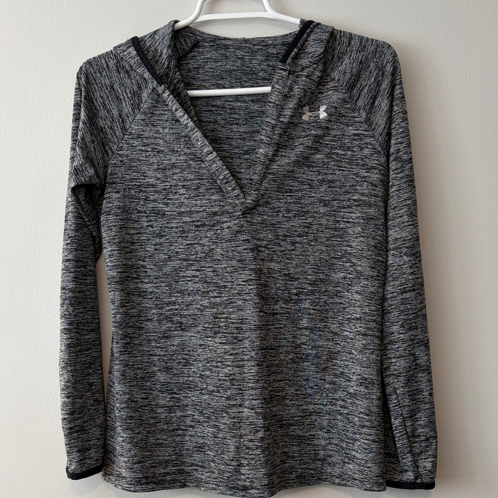 Under Armour, long sleeve shirt